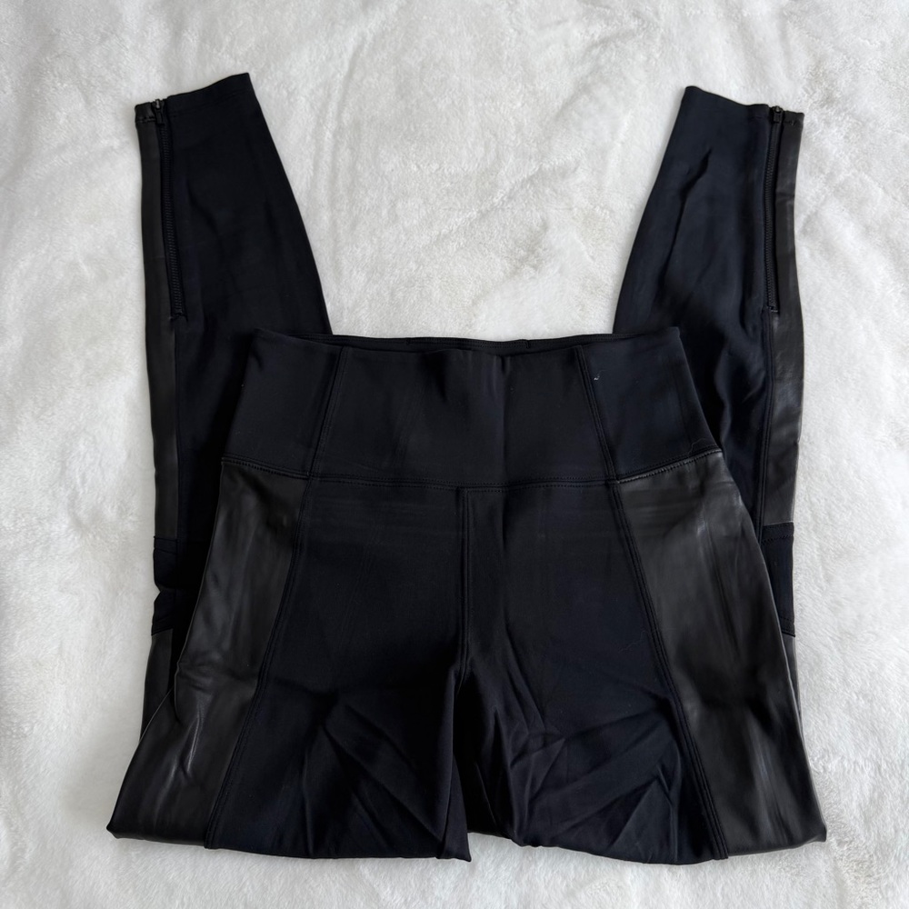 Athleta Delancey Shine Moto Tight Size Small
